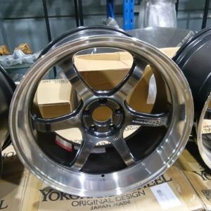Advan Racing R6 Machining & Hyper Titanium Black 20"x10.5" Wheel